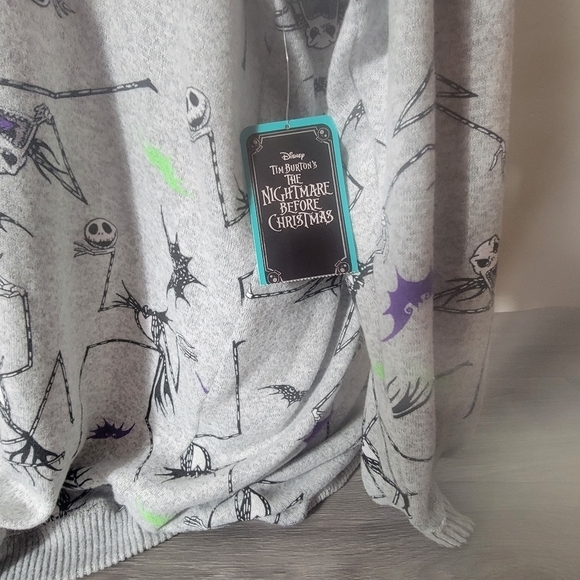 Disney Jack Skellington Gray XL Top Oversize Soft Nightmare Before Christmas - Picture 6 of 11